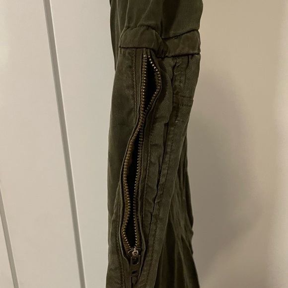 Wilfred Free Aritzia Valletta Olive Green Twill Overalls Women’s XS - Picture 5 of 7